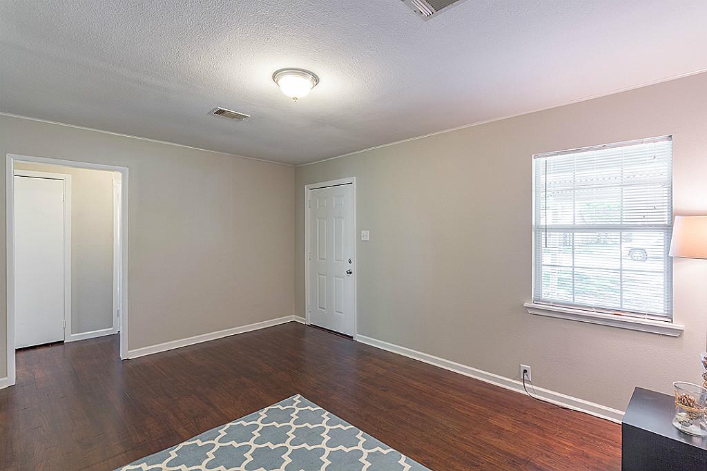 1218 W Hart Avenue, Pasadena, TX 77506