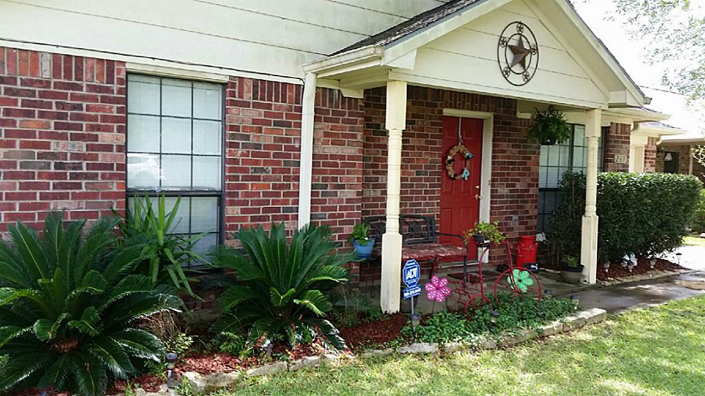 1052 County Road 855a, Alvin, TX 77511