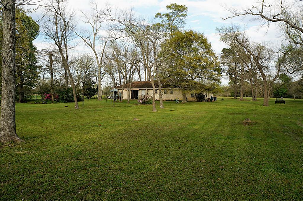 3906 B S Main, Anahuac, TX 77514
