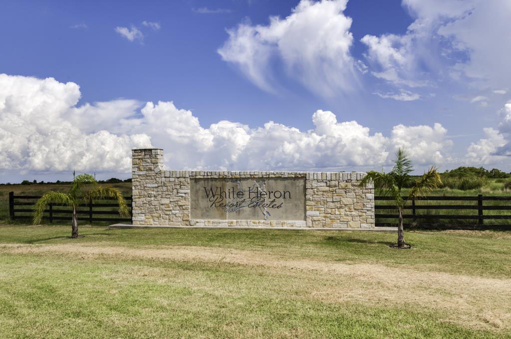 0 Mockingbird Lot 18-20 B 5 S1, Anahuac, TX 77514