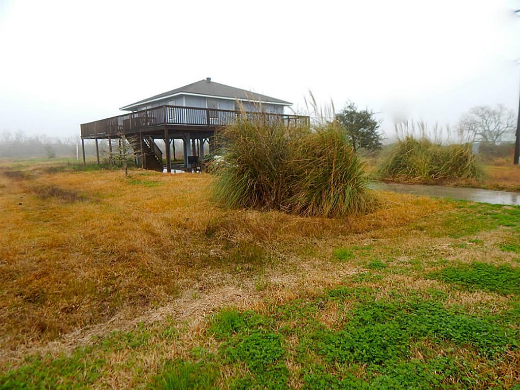 870 Bayou, Smith Point, TX 77514