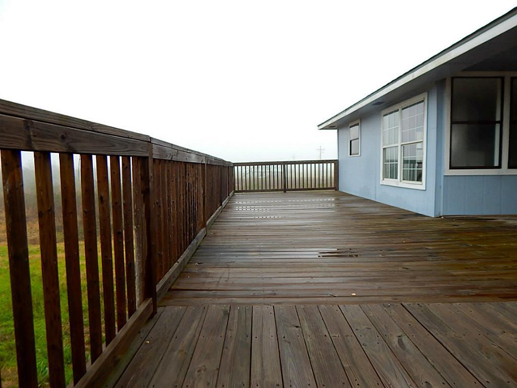 870 Bayou, Smith Point, TX 77514