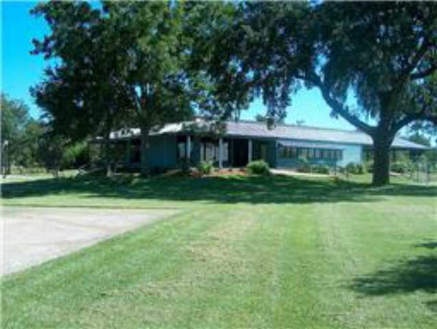 744 WAGON WHEEL TRL, Angleton, TX 77515