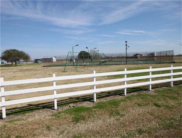 1238 Arabian Court, Angleton, TX 77515