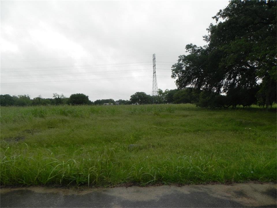 1020 Lonestar Court, Angleton, TX 77515