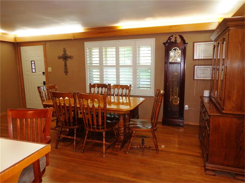 913 Southhampton Road, Angleton, TX 77515
