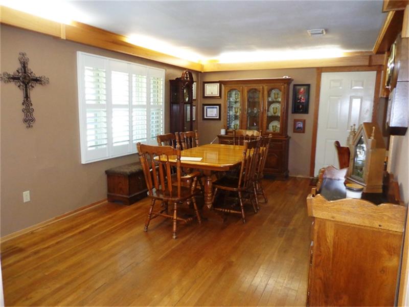 913 Southhampton Road, Angleton, TX 77515