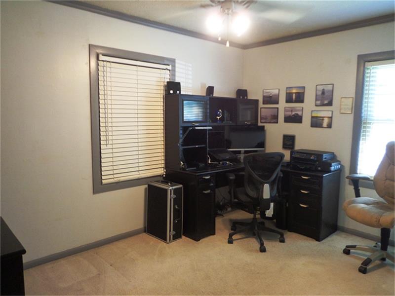 913 Southhampton Road, Angleton, TX 77515