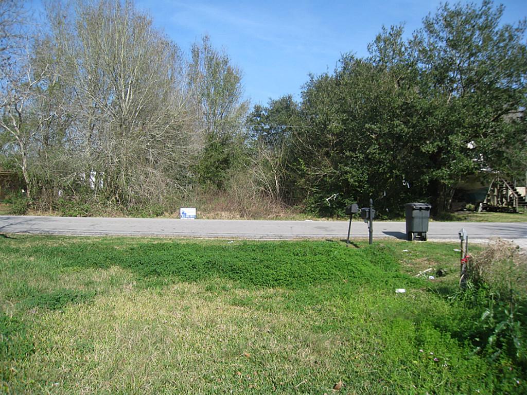 0000 8th Street, Bacliff, TX 77518