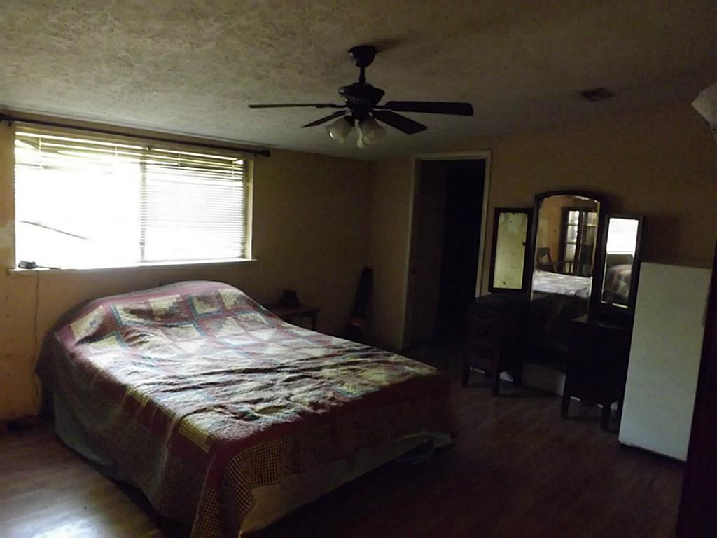 3322 Derrick Street, Bacliff, TX 77518