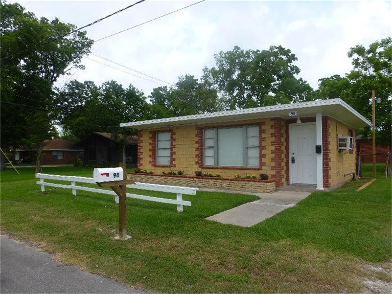 98 Cabaniss Avenue, Baytown, TX 77520