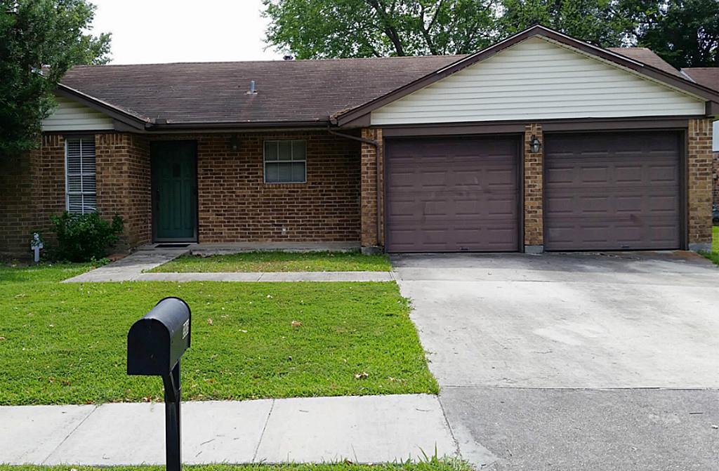 3906 Montego Drive, Baytown, TX 77521