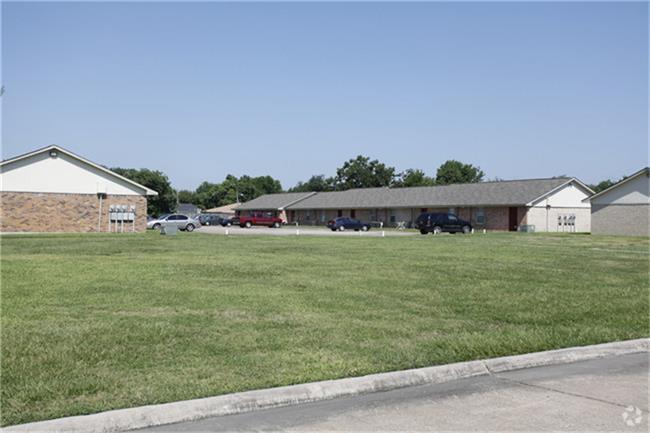3301 Royal Street, Baytown, TX 77521