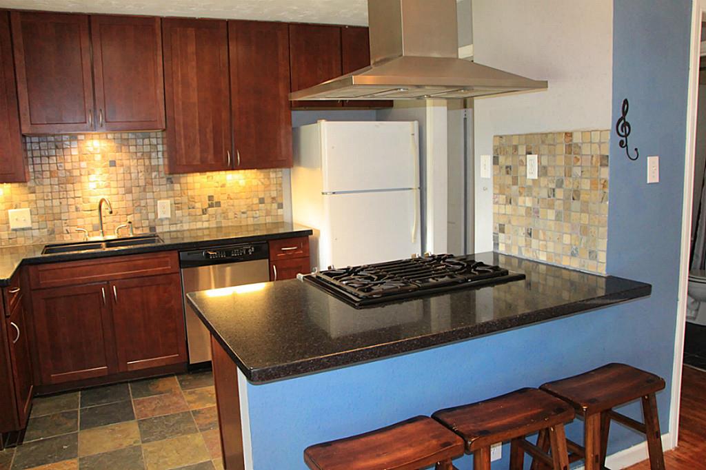 409 E 2nd Street, Deer Park, TX 77536