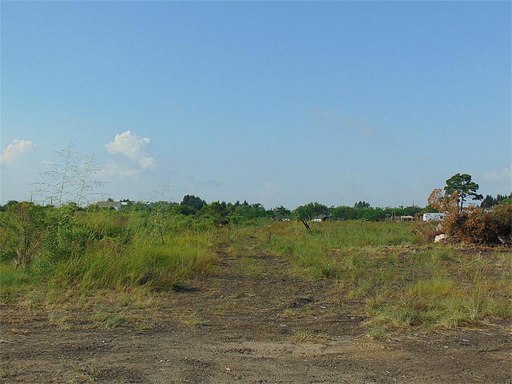 300 Blk 17TH STREET #4-7, San Leon, TX 77539
