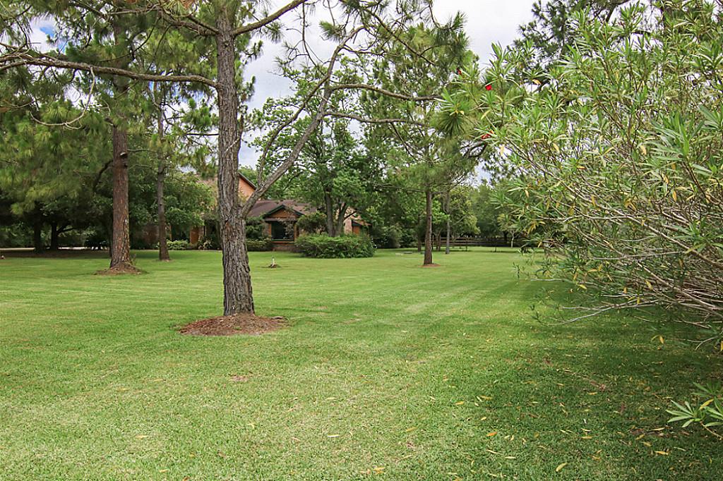 111 Avenue J, Dickinson, TX 77539