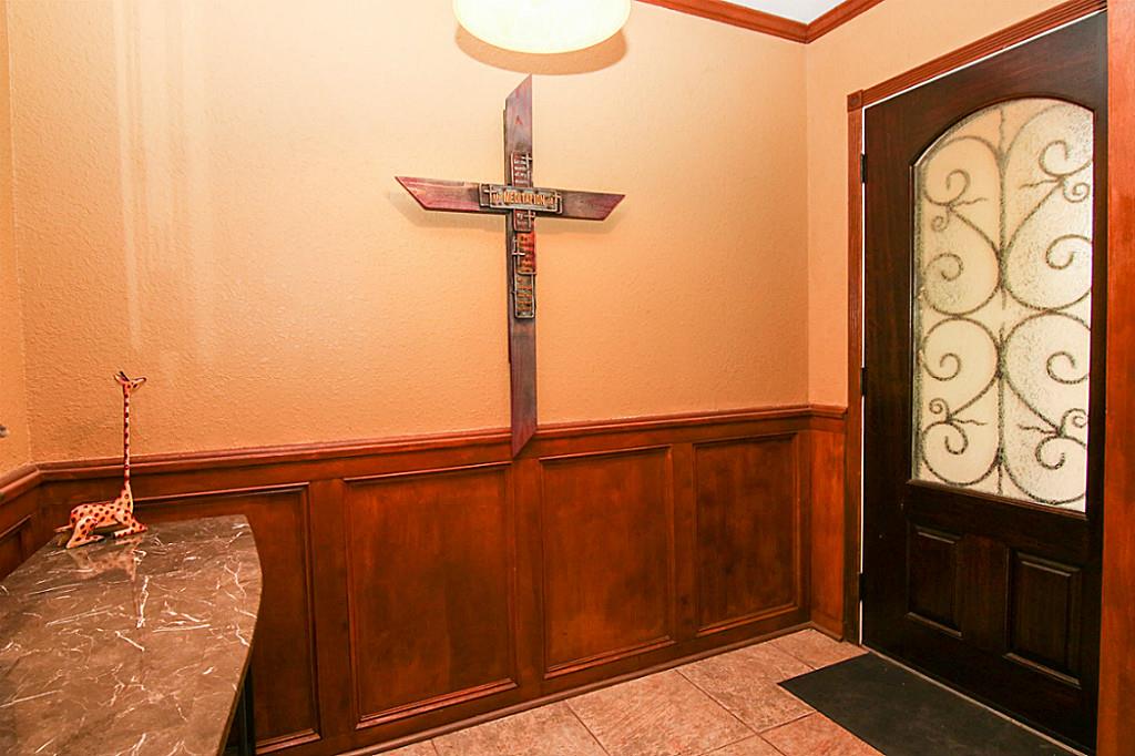 111 Avenue J, Dickinson, TX 77539