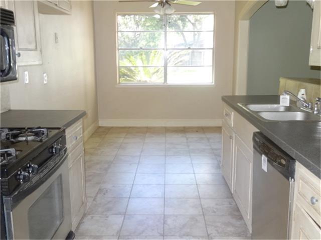 4711 29th Street, Dickinson, TX 77539