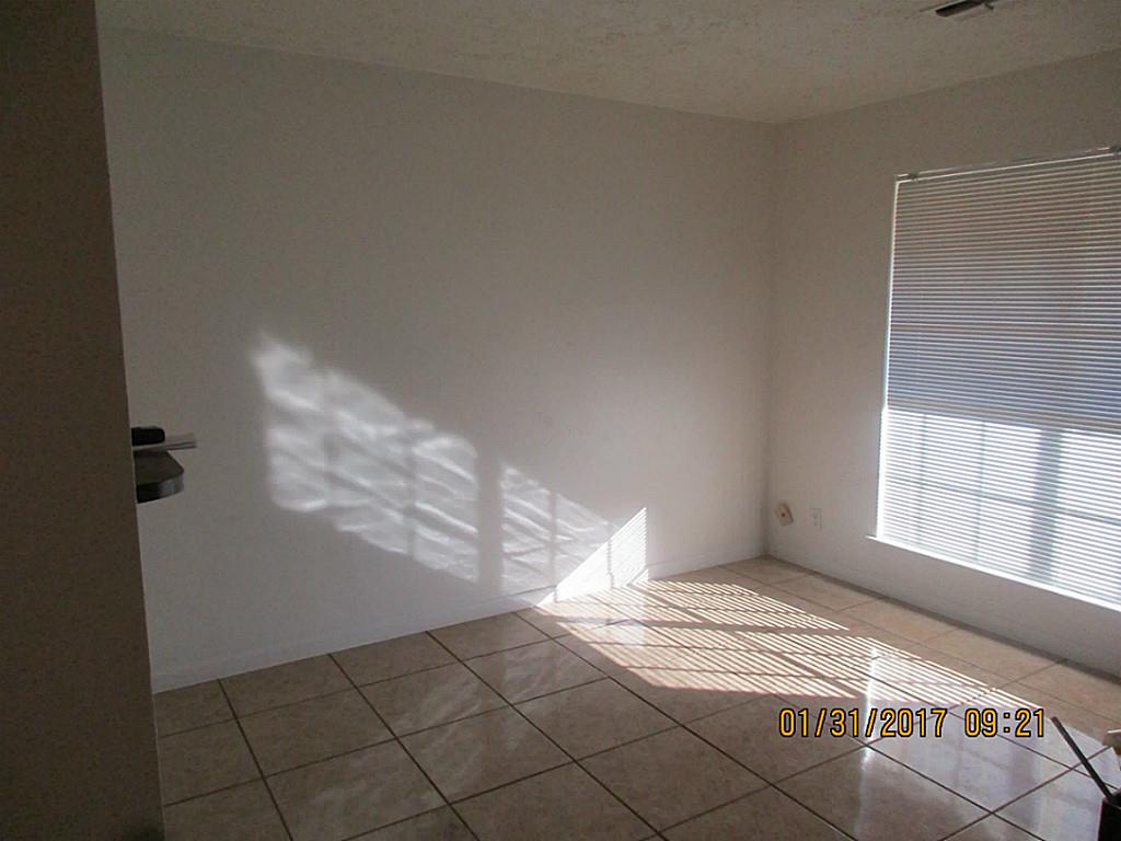 4901 38th Street, Dickinson, TX 77539