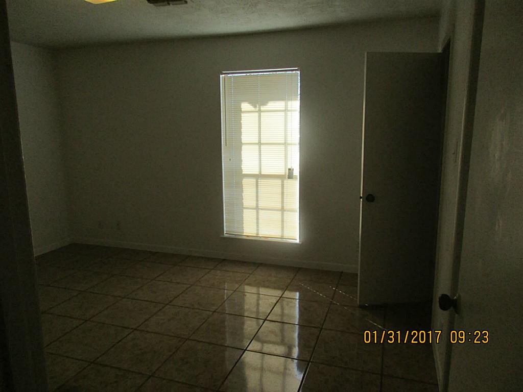 4901 38th Street, Dickinson, TX 77539