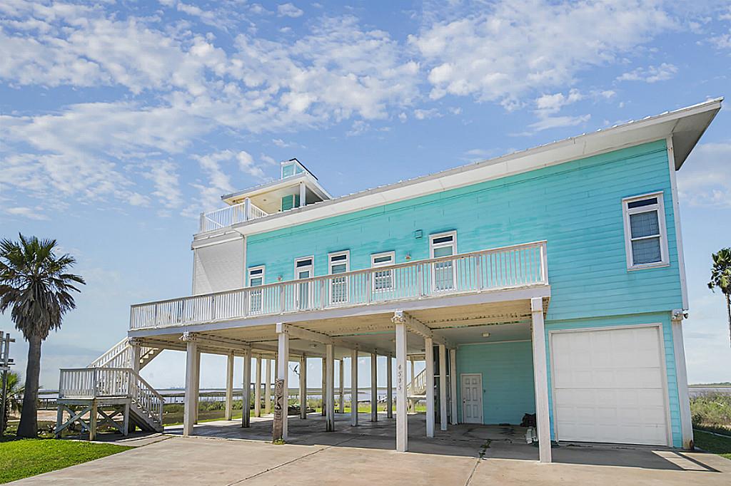 4505 Bayshore Drive, Freeport, TX 77541