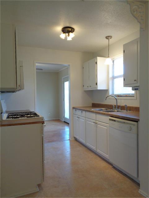 321 Allen, Oyster Creek, TX 77541