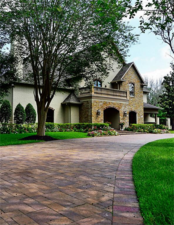 1010 Tall Pines Drive, Friendswood, TX 77546