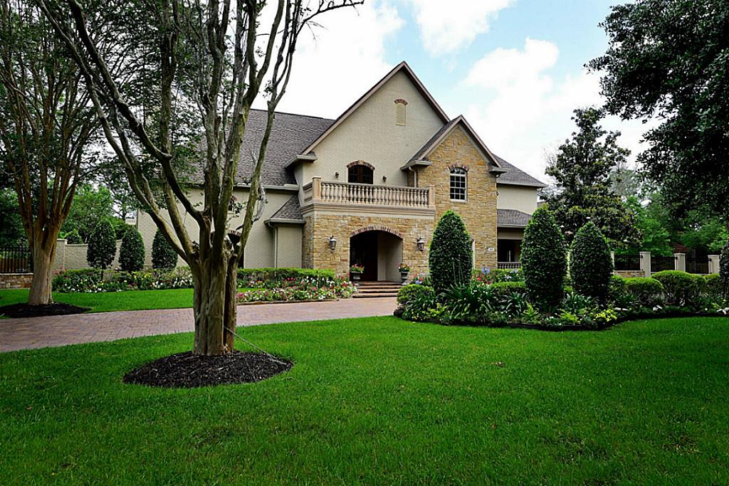 1010 Tall Pines Drive, Friendswood, TX 77546