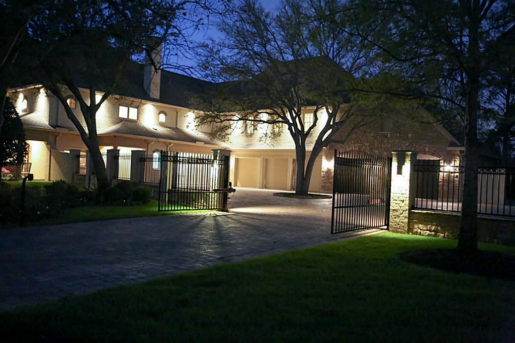 1010 Tall Pines Drive, Friendswood, TX 77546