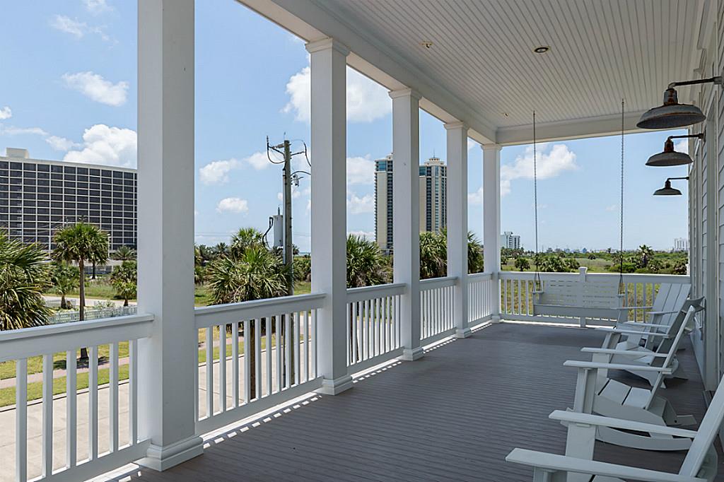 1518 Beachtown Drive, Galveston, TX 77550