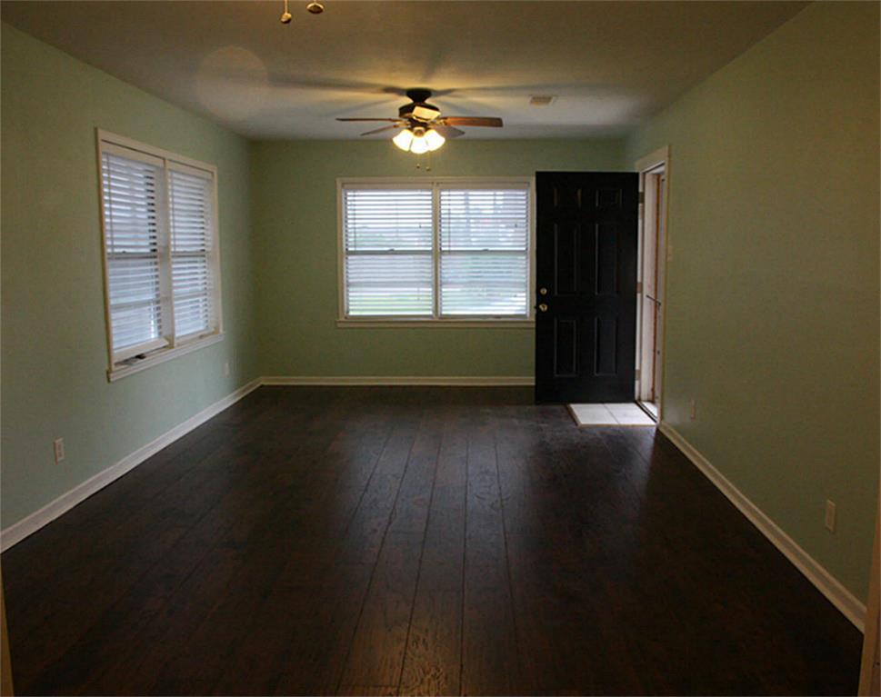 1118 Bayou, Galveston, TX 77551