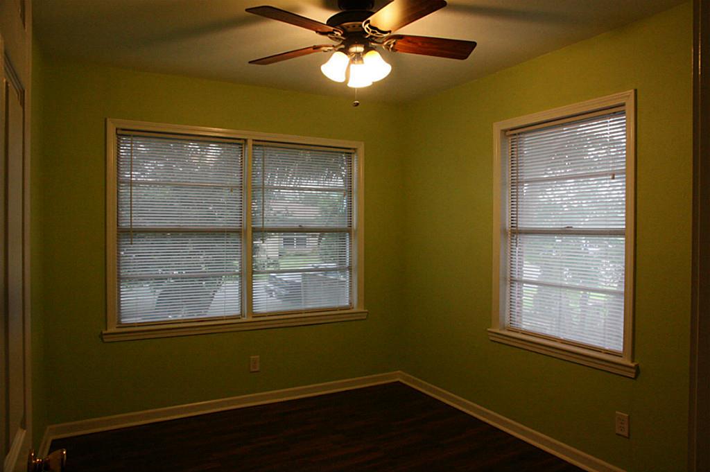 1118 Bayou, Galveston, TX 77551