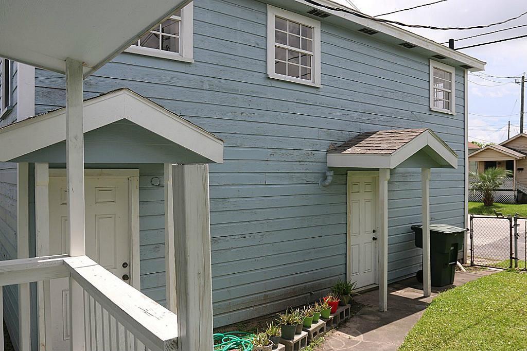 1301 Milam Drive, Galveston, TX 77551