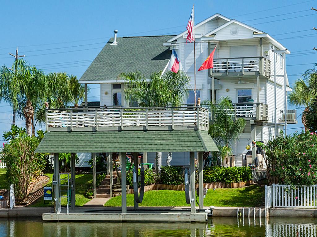 4239 Santiago Circle, Galveston, TX 77554