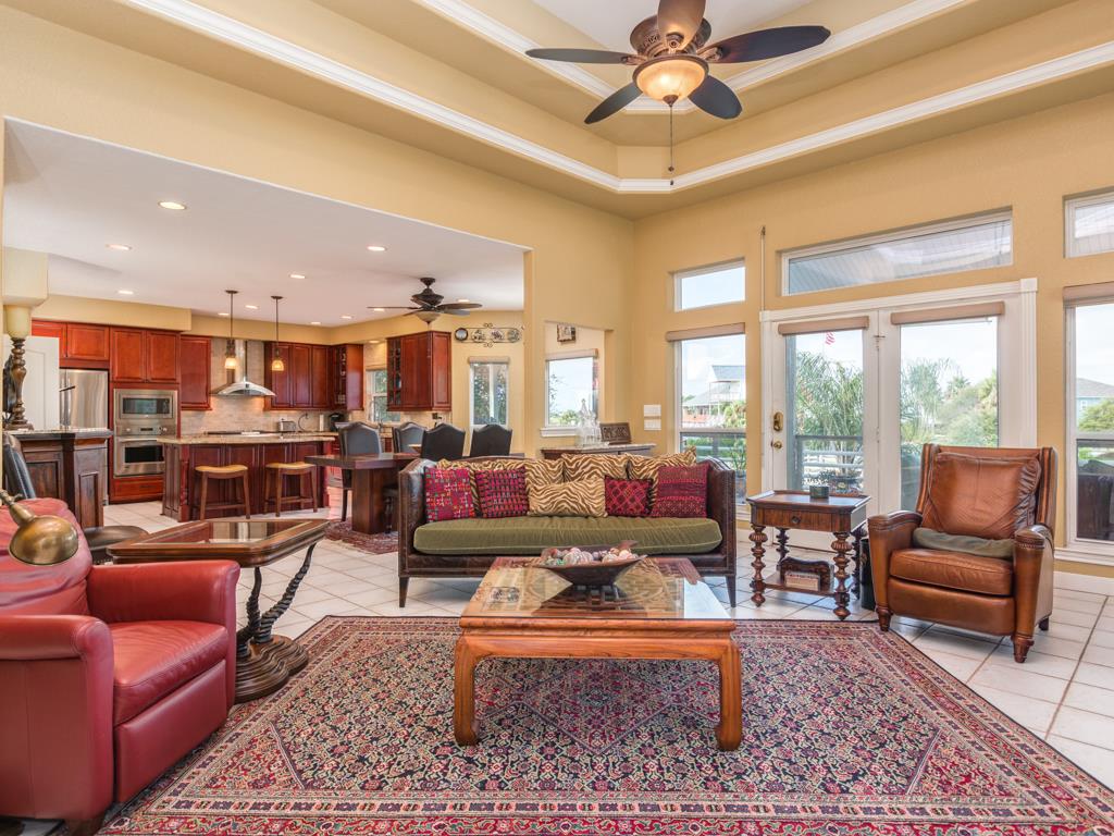 4239 Santiago Circle, Galveston, TX 77554
