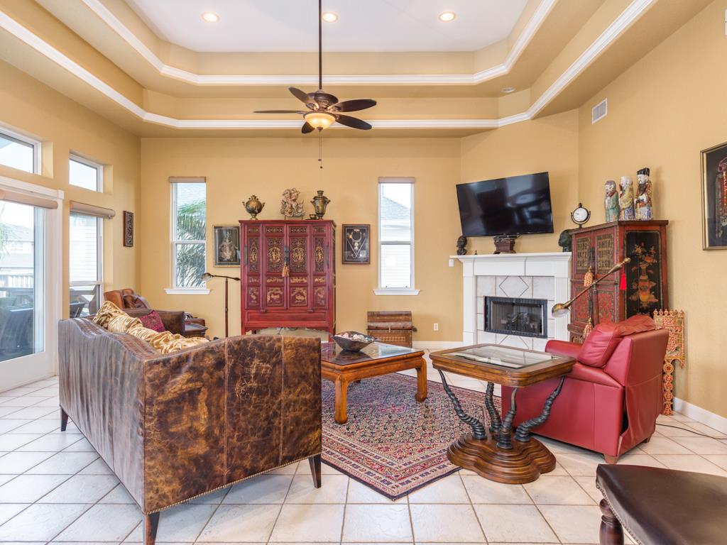 4239 Santiago Circle, Galveston, TX 77554
