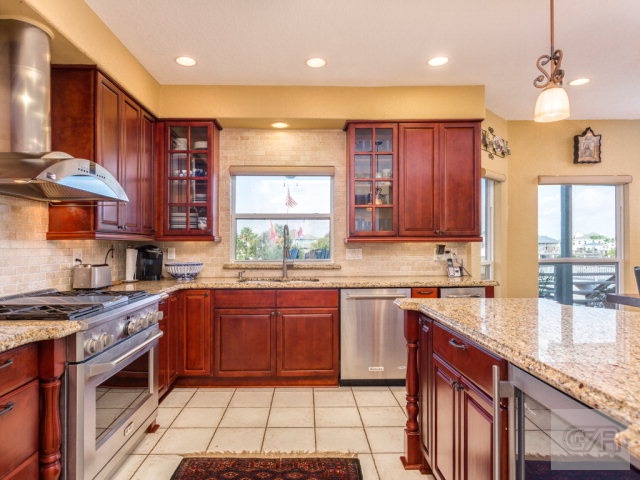 4239 Santiago Circle, Galveston, TX 77554