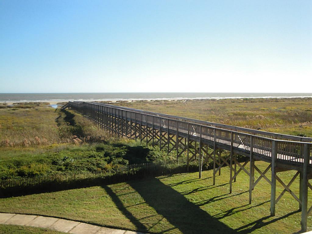 4107 Great Blue Heron Drive, Galveston, TX 77554
