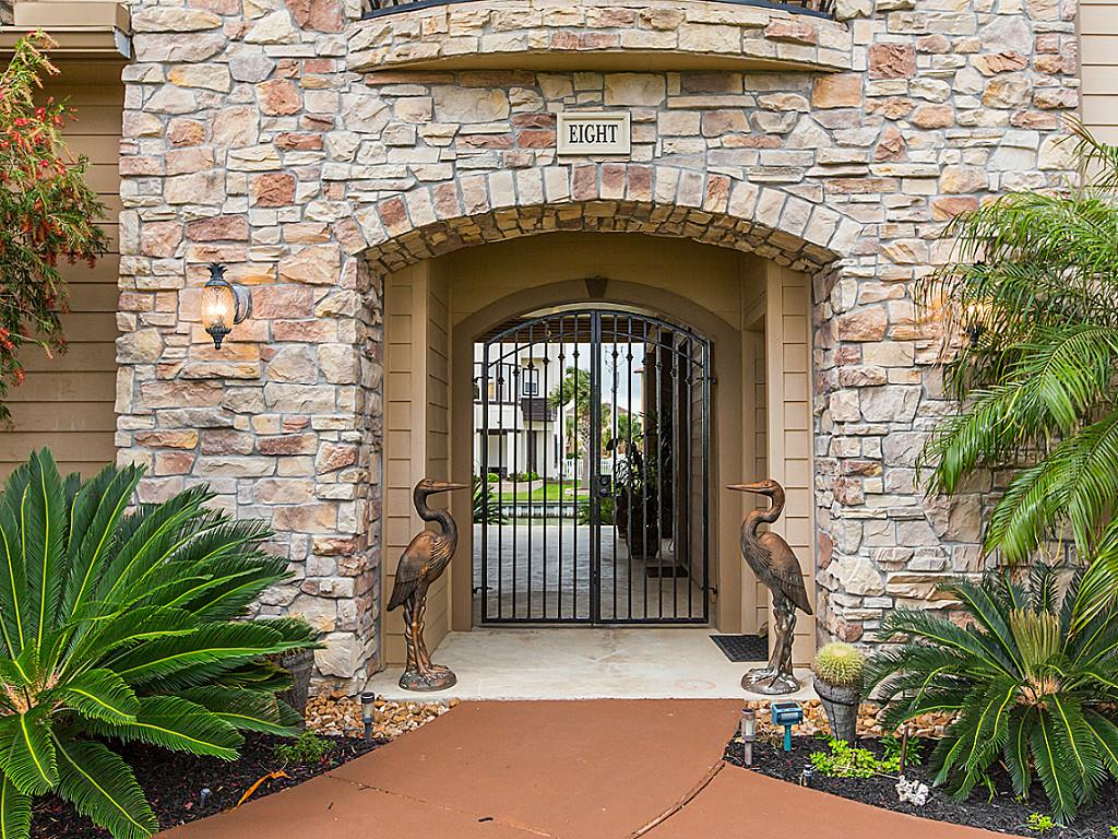8 Loggerhead, Hitchcock, TX 77563