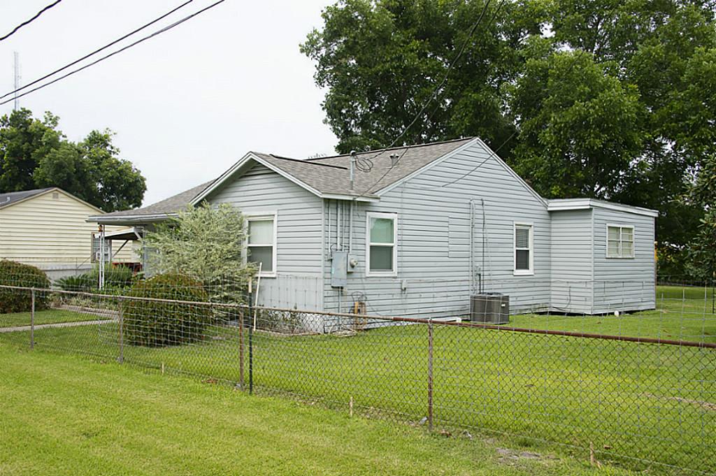 7025 Shannon, Hitchcock, TX 77563