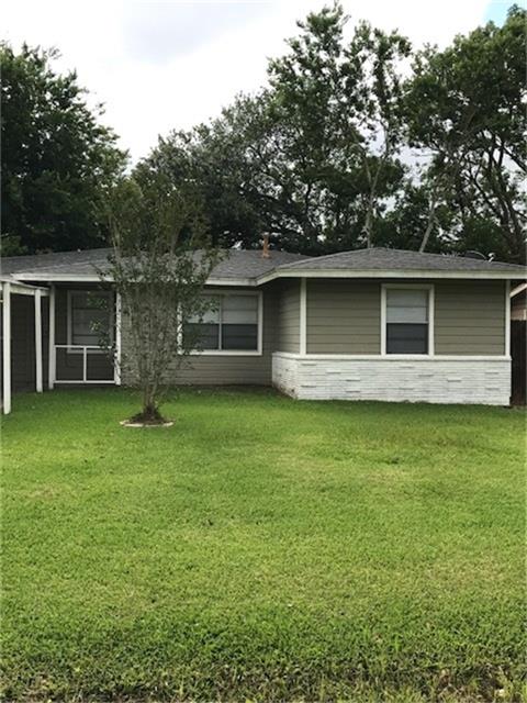 217 Cedar Drive, Hitchcock, TX 77563