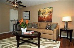 5809 Delany Road, Hitchcock, TX 77563