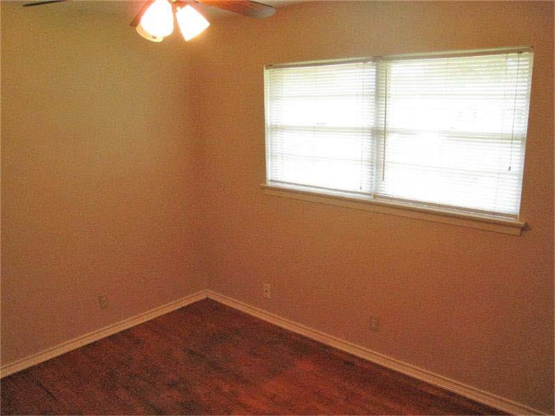 204 Lotus Street, Lake Jackson, TX 77566