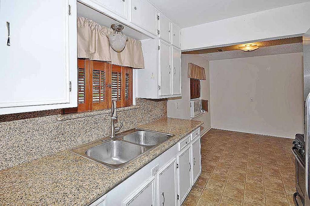 315 Cypress, Lake Jackson, TX 77566