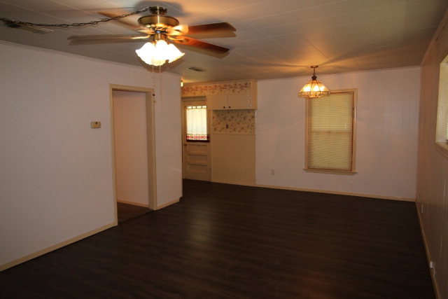 124 Jasmine, Lake Jackson, TX 77566