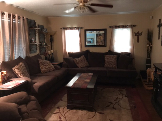 120 Jasmine St, Lake Jackson, TX 77566