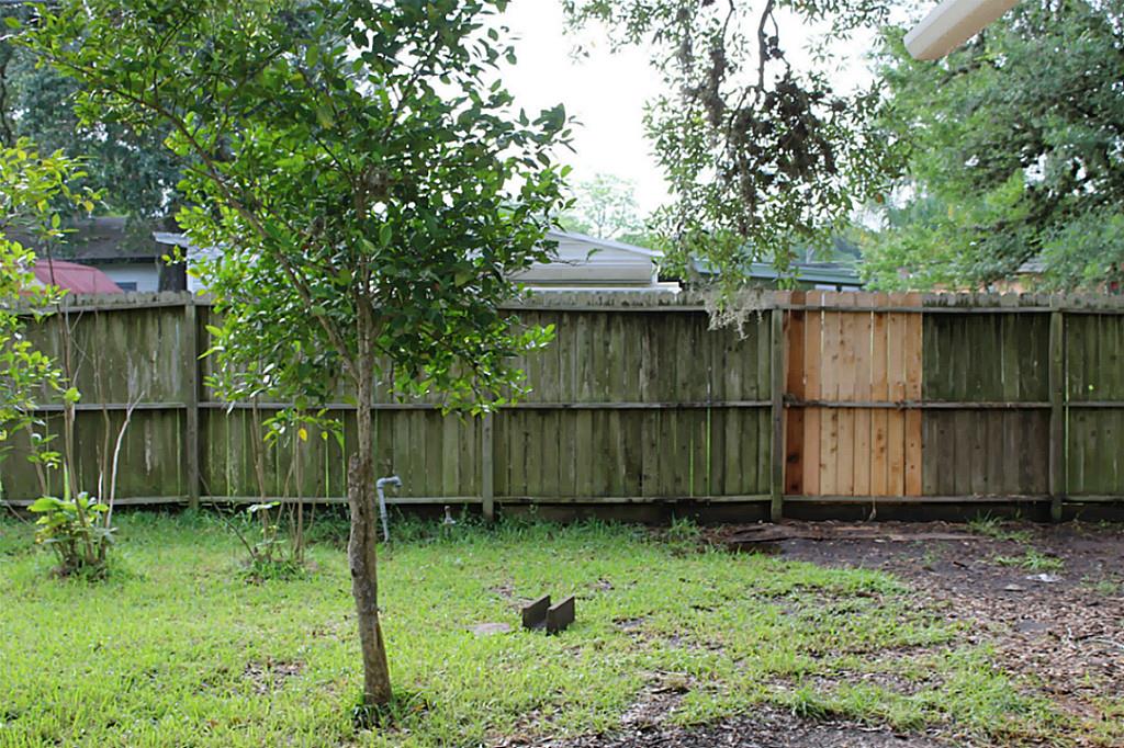 134 Huisache Street, Lake Jackson, TX 77566