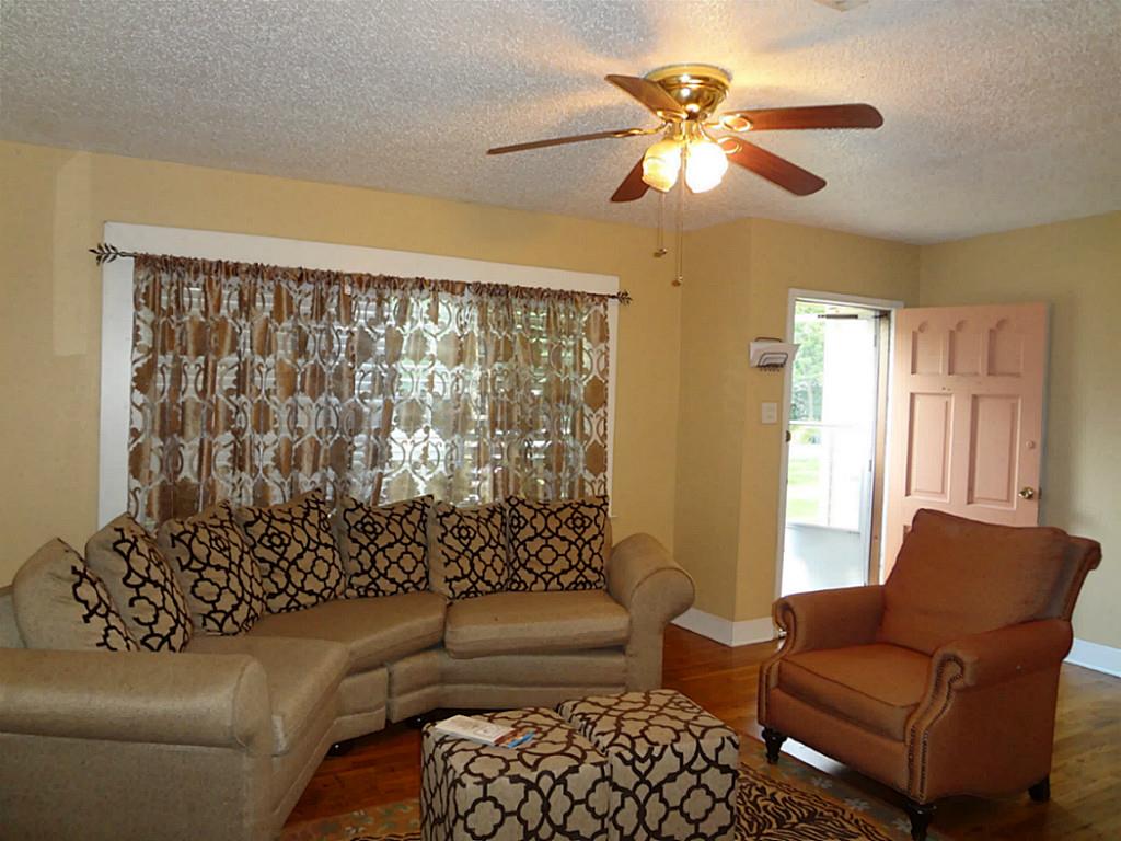 503 Azalea Drive, La Marque, TX 77568
