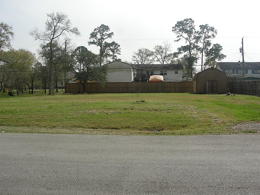 607 Shadylawn Street, La Porte, TX 77571