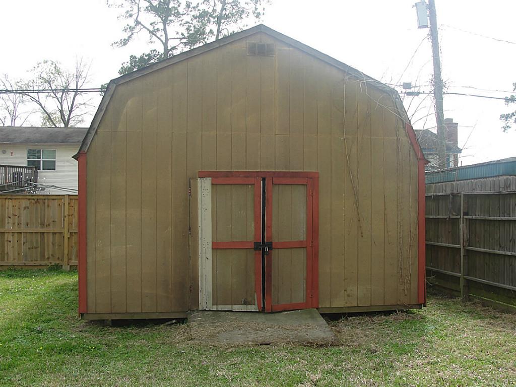 607 Shadylawn Street, La Porte, TX 77571
